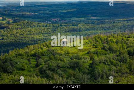 Aus der Vogelperspektive, Aussichtsturm Eggeturm auf dem Lippischen Velmerstot, Baustelle für Renovierung, Teutoburger Wald, Veldrom, Horn-Bad Mei Stockfoto