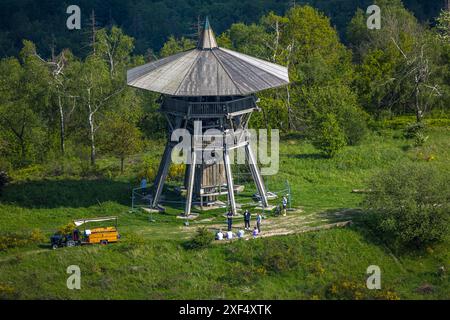 Aus der Vogelperspektive, Aussichtsturm Eggeturm auf dem Lippischen Velmerstot, Baustelle für Renovierung, Teutoburger Wald, Veldrom, Horn-Bad Mei Stockfoto