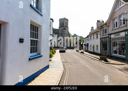 Bierkirche, Devon, Großbritannien, England, Bierkirche, St., Michaelskirche, St. Michaelskirche Bier, Kirchen, Kirche, Kirchturm, Straße, außen, Stockfoto