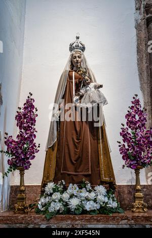 Das Innere des Klosters Jesu von Setubal in Portugal. Kirche des ehemaligen Klosters Jesu. Das erste Gebäude im Manuelinstil in Portugal Stockfoto