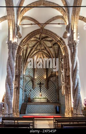 Das Innere des Klosters Jesu von Setubal in Portugal. Kirche des ehemaligen Klosters Jesu. Das erste Gebäude im Manuelinstil in Portugal Stockfoto