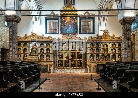 Das Innere des Klosters Jesu von Setubal in Portugal. Kirche des ehemaligen Klosters Jesu. Das erste Gebäude im Manuelinstil in Portugal Stockfoto