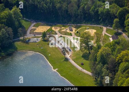 Luftaufnahme, H1 am See Spielplatz Gastronomie im Hennesee, Berghausen, Meschede, Sauerland, Nordrhein-Westfalen, Deutschland, Luftbild, Henna La Stockfoto