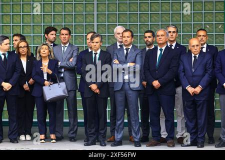 Lisboa, Portugal. 30. Juni 2024. Lissabon, 30.06.2024-die Beerdigung des Fußballspielers Manuel Fernandes fand an diesem Sonntag statt, ist aber nur für Familie und enge Freunde des ehemaligen grünen und weißen Forward reserviert. Die Leiche, die im Stadion José; Alvalade zur Ruhe gelegt wurde, wird in einer Trauerprozession vom Centenário Platz genommen, bevor sie zur Trauerstätte geht, wo die Leiche verbrannt wird. Quelle: Atlantico Press/Alamy Live News Stockfoto