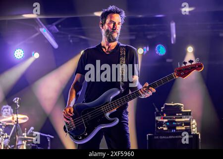 Turin Italien. 30. Juni 2024. Die amerikanische Alternative-Rock-Band DOGSTAR tritt live auf der Bühne im OGR Torino während der „OGR Sonic City“ auf. Vermerk: Rodolfo Sassano/Alamy Live News Stockfoto