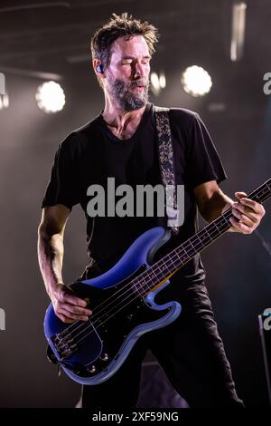 Turin Italien. 30. Juni 2024. Die amerikanische Alternative-Rock-Band DOGSTAR tritt live auf der Bühne im OGR Torino während der „OGR Sonic City“ auf. Vermerk: Rodolfo Sassano/Alamy Live News Stockfoto