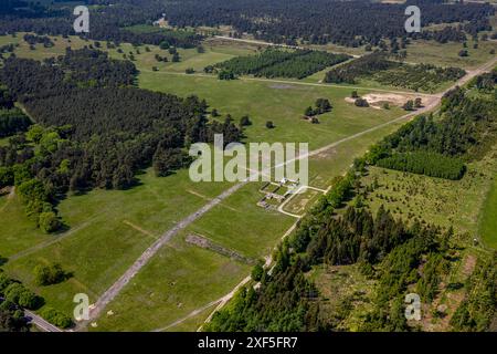 Aus der Vogelperspektive, Senne-Heidelandschaft, Afghanistan Kampfdorf-Trainingsbereich mit Moschee, Schlangener Straße Ecke Haustenbeckerstraße, Oesterholz-Ha Stockfoto