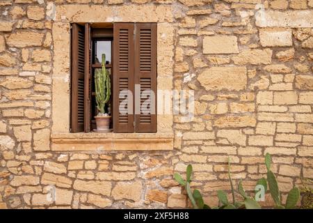 Straßenszene in der Stadt Capdepera, Mallorca (Mallorca), Balearen Inseln, Spanien, Mittelmeer. Stockfoto