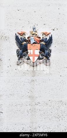 Motto und Wappen der London Stock Exchange Group in ihrem Gebäude in der Newgate Street, London, England. Stockfoto