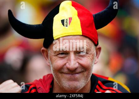 Düsseldorf, Deutschland. Juli 2024. Belgien-Fan beim Spiel der UEFA Euro 2024 zwischen Frankreich und Belgien, Achtelfinale, spielte am 1. Juli 2024 in der Düsseldorfer Arena. (Foto: Sergio Ruiz/PRESSINPHOTO) Credit: PRESSINPHOTO SPORTS AGENCY/Alamy Live News Stockfoto