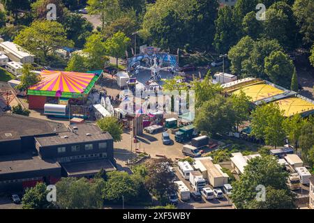 Luftaufnahme, Himmelfahrtsmesse in der Berger Straße am Saalbau Witten, Karussell und Stände, Witten, Ruhrgebiet, Nordrhein-Westfalen, Deutschland, Luftbild, Stockfoto