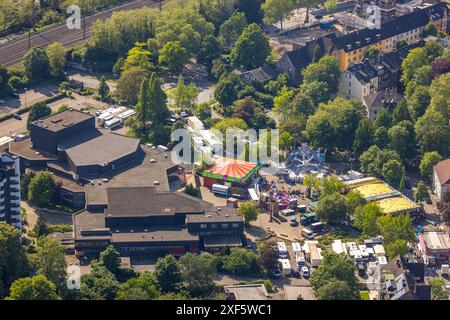 Luftaufnahme, Himmelfahrtsmesse in der Berger Straße am Saalbau Witten, Karussell und Stände, Witten, Ruhrgebiet, Nordrhein-Westfalen, Deutschland, Luftbild, Stockfoto