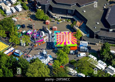 Luftaufnahme, Himmelfahrtsmesse in der Berger Straße am Saalbau Witten, Karussell und Stände, Witten, Ruhrgebiet, Nordrhein-Westfalen, Deutschland, Luftbild, Stockfoto