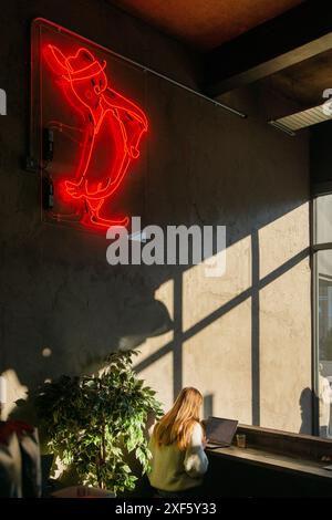 Vintage Coffee Shop Inneneinrichtung. Minimalistisches Café-Design. Stockfoto