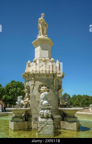 Skulptur der Göttin Venus im Brunnen der Plaza de la Mariblanca aus dem 18.. Jahrhundert in Aranjuez, Madrid, Spanien, Europa Stockfoto