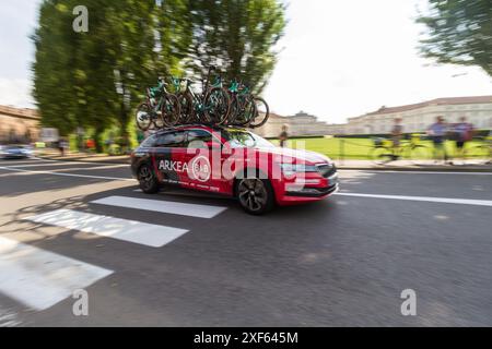 Tour de France in Turin passiert am 1. Juli 2024 das königliche Jagdschloss Stupinigi. Stockfoto