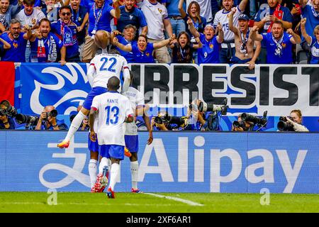 Düsseldorf, Deutschland. Juli 2024. DÜSSELDORF, Düsseldorf Arena, 01-07-2024, Fußball-Europameisterschaft Euro2024, Achtelfinale Spiel Nr. 42 zwischen Frankreich und Belgien, der französische Spieler Randal Kolo Muani erzielt 1-0 Credit: Pro Shots/Alamy Live News Stockfoto