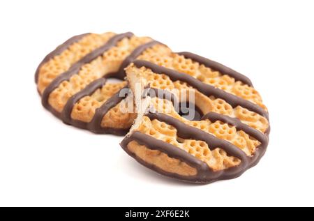 Sweet Fudge Striped Shortbreak Cookies isoliert auf weißem Hintergrund Stockfoto