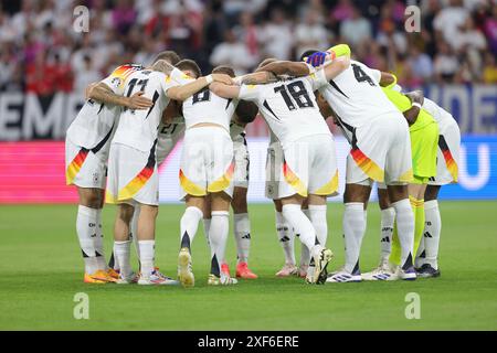 Dortmund, Deutschland. Juni 2024. firo : 23.06.2024, Fußball: UEFA EURO 2024, EM, Europameisterschaft 2024, Gruppenphase, M25, Match 25 Schweiz - Deutschland 1:1 Team Kreis Deutschland Team Kreis Deutschland Credit: dpa/Alamy Live News Stockfoto