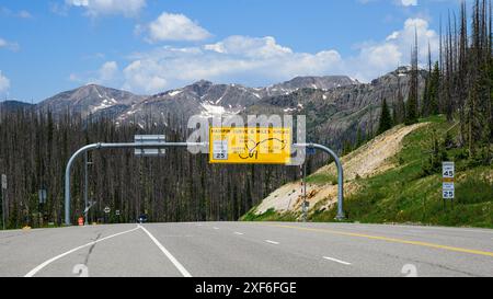 Straßenschild über den US Highway 160 bei westlicher Abfahrt vom Wolf Creek Pass Colorado auf der Great Divide Stockfoto