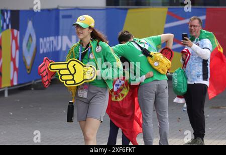 Dortmund, Deutschland. Juni 2024. firo : 22.06.2024, Fußball: UEFA EURO 2024, EM, Europameisterschaft 2024, Gruppenphase, M23, Match 23, Türkei - Portugal Volunteers Credit: dpa/Alamy Live News Stockfoto