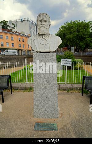 Installation zum Gedenken an Samuel Plimsoll, den Urheber der Plimsoll-Linie. . Vom Juni/Juli 2024 Stockfoto