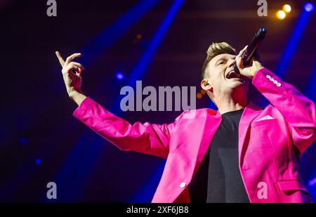 ROTTERDAM - Backstreet Boy Nick Carter während einer Aufführung im Luxor Theater. Das Konzert ist Teil seiner Who I am Tour. ANP IRIS VAN DEN BROEK niederlande aus - belgien aus Stockfoto