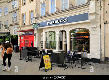 Starbucks Coffee Shop, Bristol Stadtzentrum. Vom Juni/Juli 2024 Stockfoto