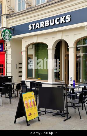 Starbucks Coffee Shop, Bristol Stadtzentrum. Vom Juni/Juli 2024 Stockfoto