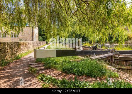 Bowbridge Lock on the Stroudwater Navigation in den Stroud Valleys, Gloucestershire, England Großbritannien Stockfoto