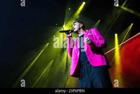 ROTTERDAM - Backstreet Boy Nick Carter während einer Aufführung im Luxor Theater. Das Konzert ist Teil seiner Who I am Tour. ANP IRIS VAN DEN BROEK niederlande aus - belgien aus Stockfoto