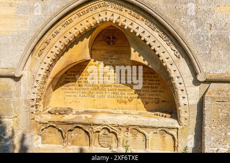 Marling-Denkmal an der All Saints Church in Selsley, Gloucestershire, England, Großbritannien. Stockfoto