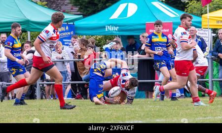 Drei Spiele der Rugby League wurden am Armed Forces Day in Warrington für die Tom Sephton Trophy ausgetragen, einen jungen Soldaten aus Warrington, der in AK leider getötet wurde Stockfoto