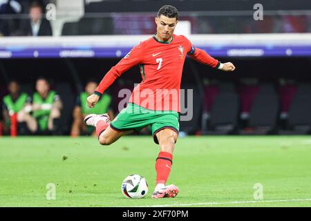 Freistoss Cristiano Ronaldo (Portugal, #07) GER, Portugal (POR) vs. Slowenien (SVO), Fussball Europameisterschaft, UEFA EURO 2024, Achtelfinale, 01.07.2024 Foto: Eibner-Pressefoto/Roger Buerke Stockfoto