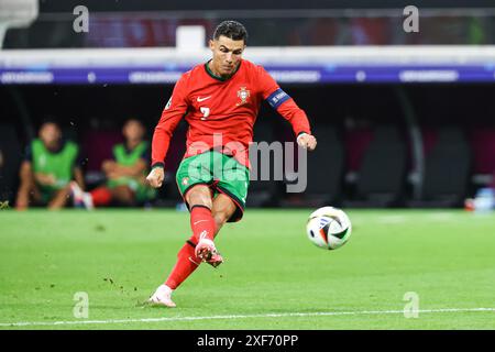 Freistoss Cristiano Ronaldo (Portugal, #07) GER, Portugal (POR) vs. Slowenien (SVO), Fussball Europameisterschaft, UEFA EURO 2024, Achtelfinale, 01.07.2024 Foto: Eibner-Pressefoto/Roger Buerke Stockfoto