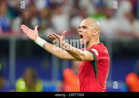 Frankfurt, Deutschland. Juli 2024. PEPE, Por 3 im Best of 16-Spiel PORTUGAL - SLOWENIEN bei der UEFA-Europameisterschaft 2024 am 01. Juli 2024 in Frankfurt, Deutschland. Fotograf: ddp Images/STAR-Images Credit: ddp Media GmbH/Alamy Live News Stockfoto