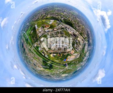 Luftaufnahme, sternförmiges Einkaufszentrum Westfield Centro, allgemeine Ansicht der Neuen Mitte mit Gasometer auf dem Rhein-Herne-Kanal und Emscher, Borbe Stockfoto