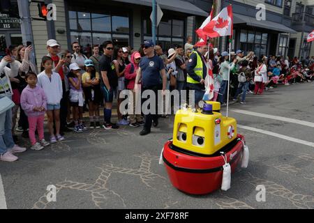 Richmond, Kanada. Juli 2024. Ein Bootsroboter wird während der Canada Day Parade in Richmond, British Columbia, Kanada, am 1. Juli 2024 gesehen. Quelle: Liang Sen/Xinhua/Alamy Live News Stockfoto