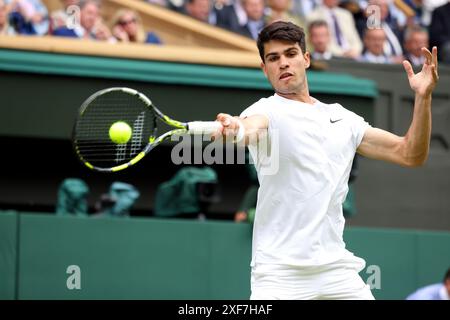 London, Großbritannien. Juli 2024. Wimbledon: Carlos Alcaraz aus Spanien, der Nummer drei im Kampf gegen Mark Lajal aus Estland während der ersten Runde in Wimbledon. Quelle: Adam Stoltman/Alamy Live News Stockfoto