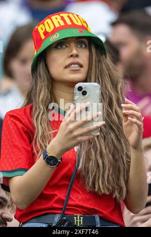 Frankfurt Am Main, Deutschland. Juli 2024. Der portugiesische Fan beim Achtelfinale der UEFA-EURO-Runde 2024 zwischen Portugal und Slowenien in der Frankfurt Arena in Frankfurt am Main am 1. Juli 2024 (Foto: Andrew SURMA/ Credit: SIPA USA/Alamy Live News) Stockfoto