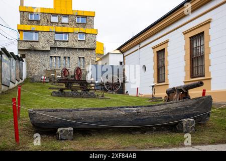 Das Gelände des Museo del Fin del Mundo - Museum für lokale Geschichte in Ushuaia, Argentinien am Mittwoch, 15. November 2023. Foto: David Rowland Stockfoto