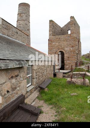 Motorenhäuser, Levant Mine, Levant, Cornwall, Großbritannien – Zinn- und Kupferbergbau waren in der kornischen Wirtschaft sehr wichtig. Stockfoto