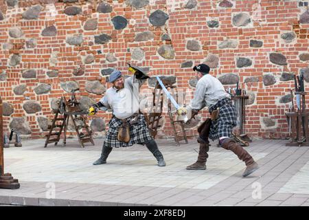 Mir, Weißrussland - 29. Mai 2024: Nachstellung eines Ritterduells auf der Burg mir in Weißrussland Stockfoto