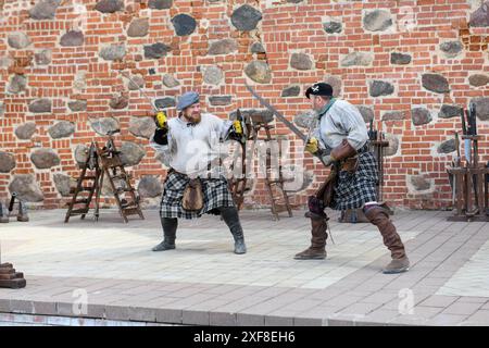 Mir, Weißrussland - 29. Mai 2024: Nachstellung eines Ritterduells auf der Burg mir in Weißrussland Stockfoto