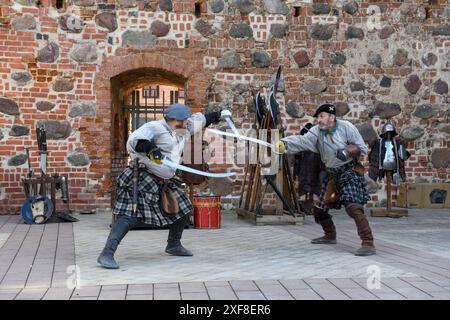 Mir, Weißrussland - 29. Mai 2024: Nachstellung eines Ritterduells auf der Burg mir in Weißrussland Stockfoto