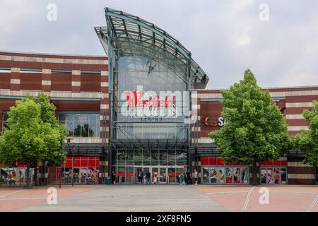 Westfield CENTRO, Centro Oberhausen, Außenansicht. Oberhausen, Nordrhein-Westfalen, DEU, Deutschland, 17.05.2024 *** Westfield CENTRO, Centro Oberhausen, Außenansicht Oberhausen, Nordrhein-Westfalen, DEU, Deutschland, 17 05 2024 Stockfoto