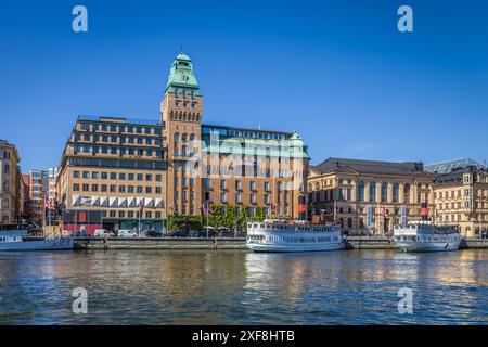 Geografie / Reise, Schweden, Stockholmer Hafen mit historischen Hotels und Fähren, ADDITIONAL-RIGHTS-CLEARANCE-INFO-NOT-AVAILABLE Stockfoto