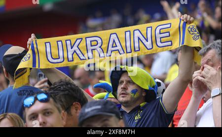 Düsseldorf, Deutschland. Juni 2024. firo : 21.06.2024, Fußball: UEFA EURO 2024, EM, Europameisterschaft 2024, Gruppenphase, M 21, Match 21, Slowakei - Ukraine 1:2 Fans der Ukraine Credit: dpa/Alamy Live News Stockfoto