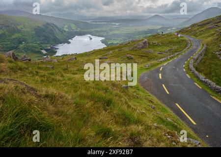 Healy Pass und Glanmore Lake (R574) auf der Halbinsel Beara, Irland, Vereinigtes Königreich Stockfoto