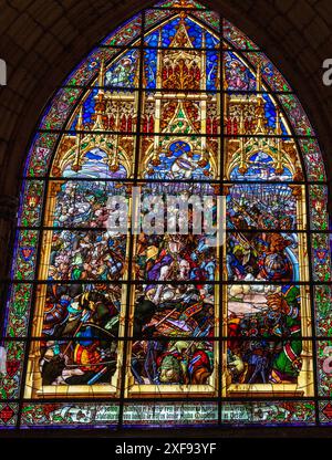 Buntglas für die Schlacht von Las Navas de Tolosa (1212), Kapitelhaus, Roncesvalles, Königliche Stiftskirche Santa María de Roncesvall Stockfoto